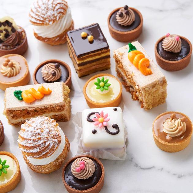 Miniature Pastries – Deerfields Bakery