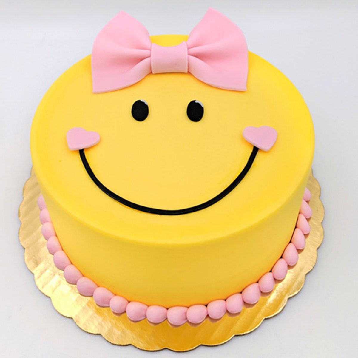 Fun Cake Ideas: Happy Face Cake // Lunch Lady Magazine - Hello Lunch Lady