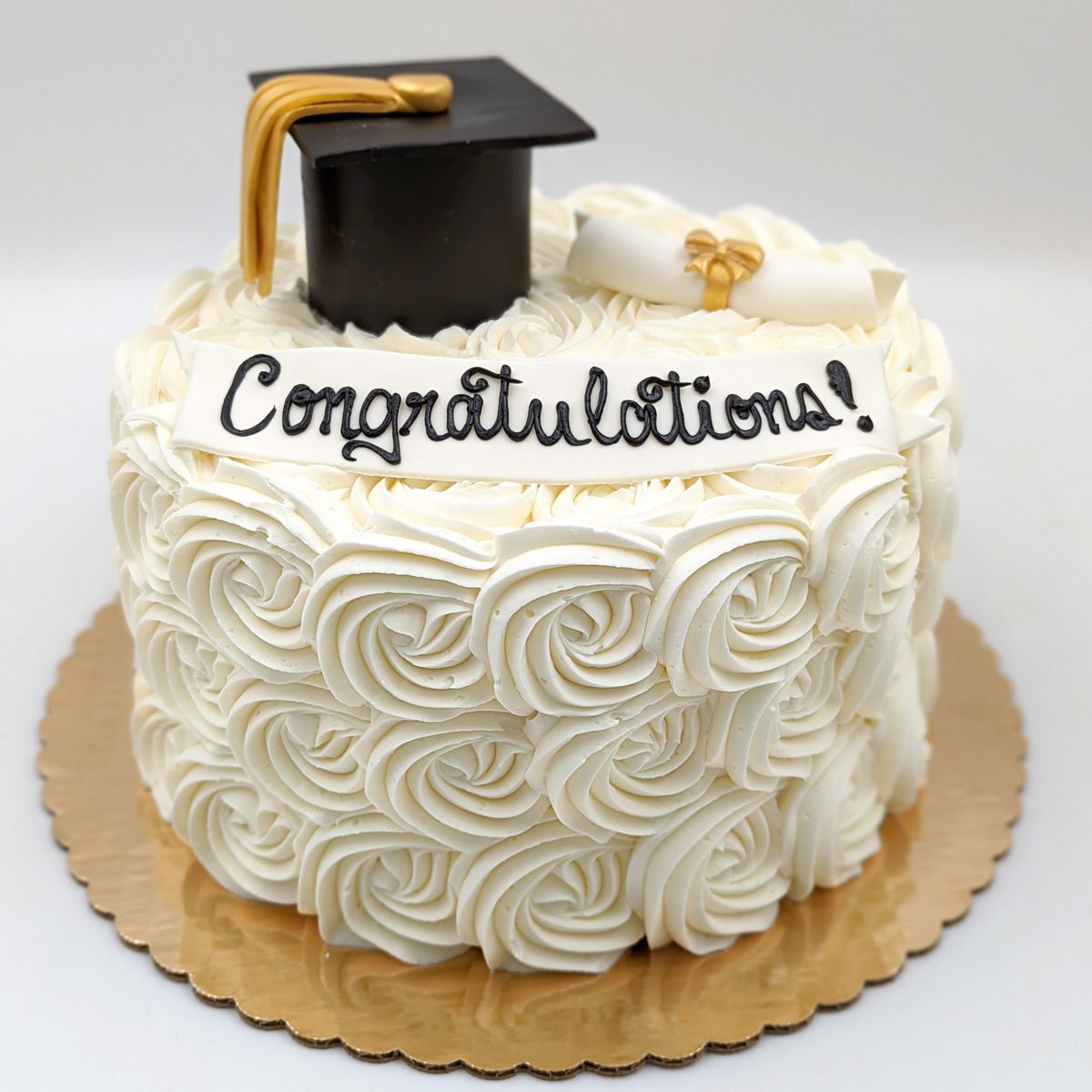 55+ Cute Cake Ideas For Your Next Party : Full Blooms Graduation Cake